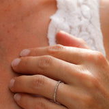 Jade Petite Ring i vitguld med champagnediamanter