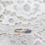 Edith Ring med Duvblå Safirer