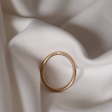 Oval Goldie med Gömd Handgravyr