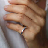 Mini Angel Ring med duvblå safirer