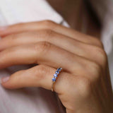 Mini Angel Ring med duvblå safirer