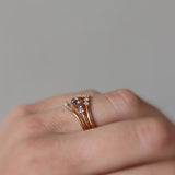 Avslutad: Mini Elise Ring med Lavendelsafirer och Diamanter