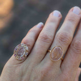 Statementring med Beige Rutilkvarts och Vintagedekor