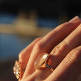 Statementring med Beige Rutilkvarts och Vintagedekor