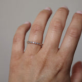 Sanning & Spiritualitet - Astrid Vintage Diamond Band med lavendelsafirer och ljusblå safirer