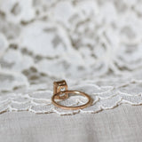 Vintageinspirerad Statementring Med Smaragdslipad Vit Topas