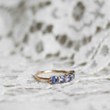 Angel Ring med Duvblå Safirer