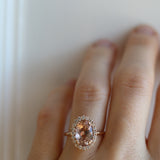 Bianca Ring med Oval Champagnemorganit och Diamanter