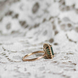 Jagger Ring med Mörkgrön Turmalin och Diamanthalo