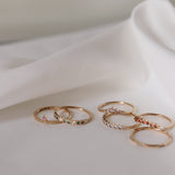 Inre Visdom - Five Diamond Triangle Ring med lavendelsafirer